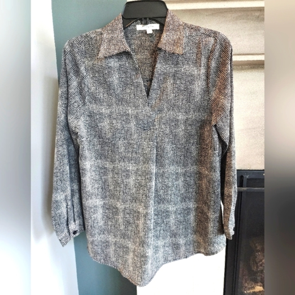 Worn Once-Luxurious Black & Cream Blouse!!💋❣️